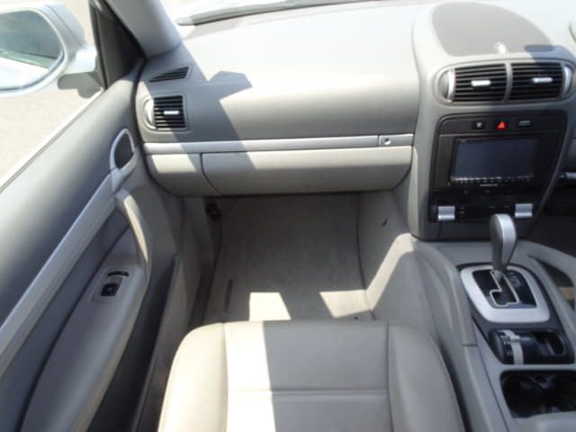 Porsche Cayenne thumbnail 32