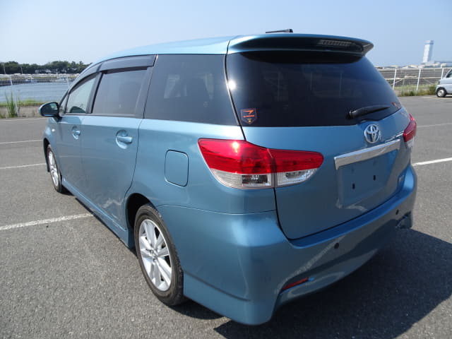 TOYOTA Wish thumbnail 3
