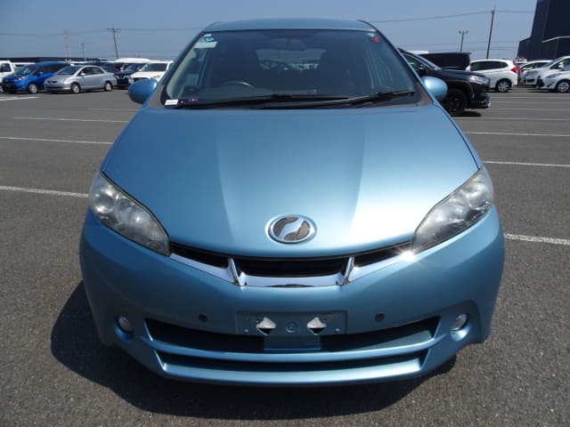 TOYOTA Wish thumbnail 8
