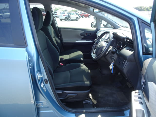 TOYOTA Wish thumbnail 26