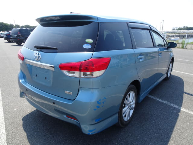 TOYOTA Wish thumbnail 5