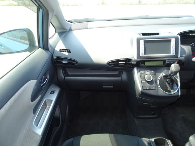 TOYOTA Wish thumbnail 34