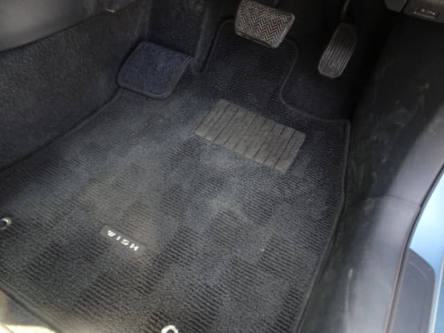 TOYOTA Wish thumbnail 40