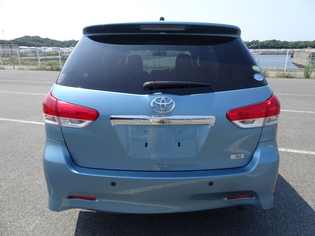TOYOTA Wish thumbnail 4