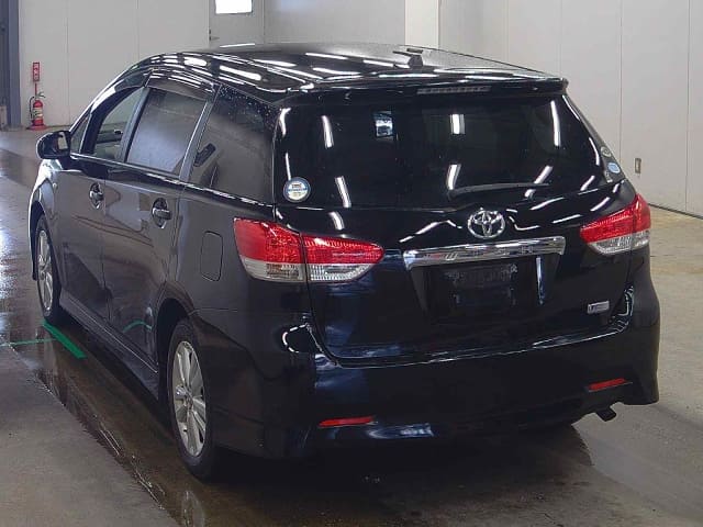 TOYOTA Wish thumbnail 3