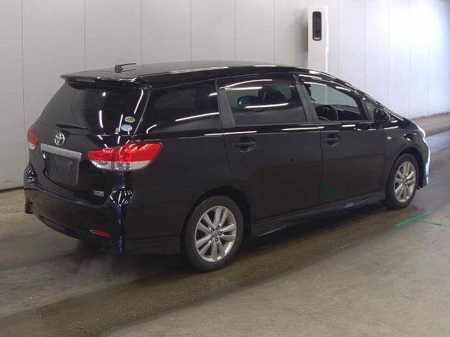 TOYOTA Wish thumbnail 2