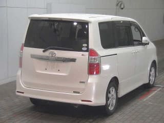 2007 TOYOTA Noah