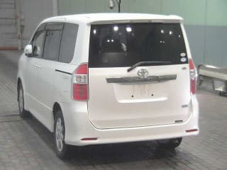 2007 TOYOTA Noah