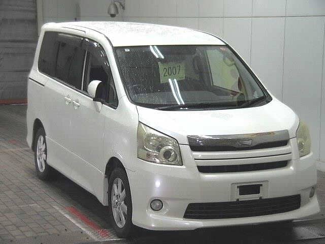 2007 TOYOTA Noah