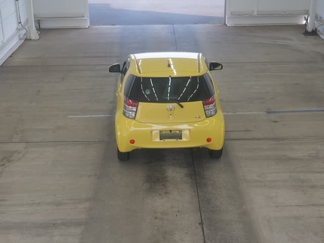 TOYOTA IQ thumbnail 4