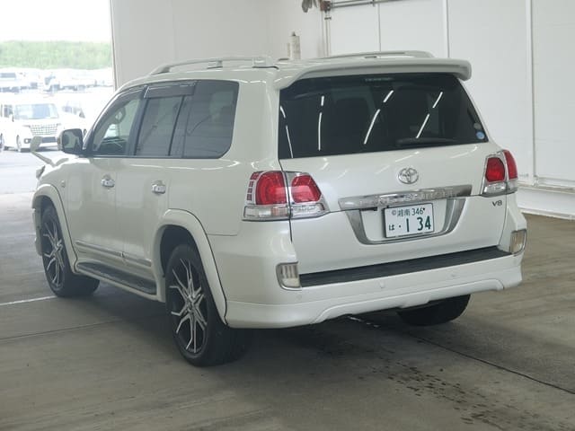 TOYOTA Land Cruiser thumbnail 2