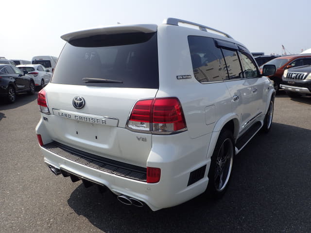 TOYOTA Land Cruiser thumbnail 5