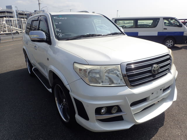 TOYOTA Land Cruiser thumbnail 7