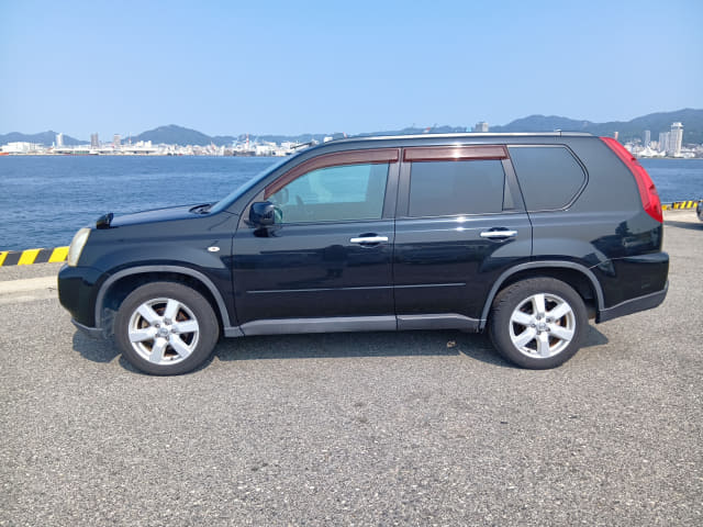 NISSAN X-Trail thumbnail 2