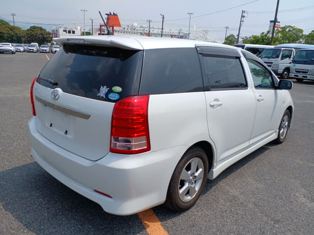 TOYOTA Wish thumbnail 5