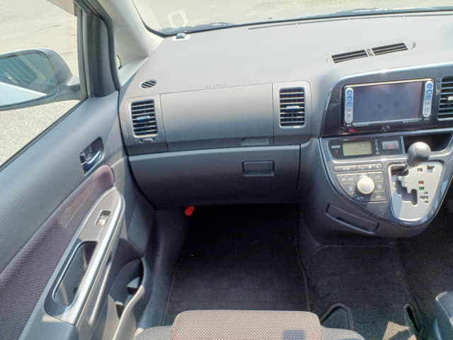 TOYOTA Wish thumbnail 34