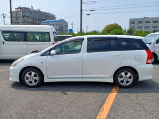 2005 TOYOTA Wish