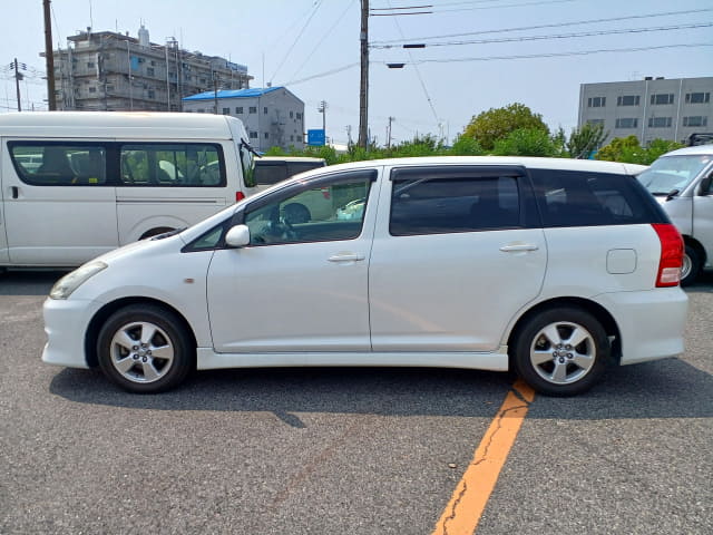 TOYOTA Wish thumbnail 2