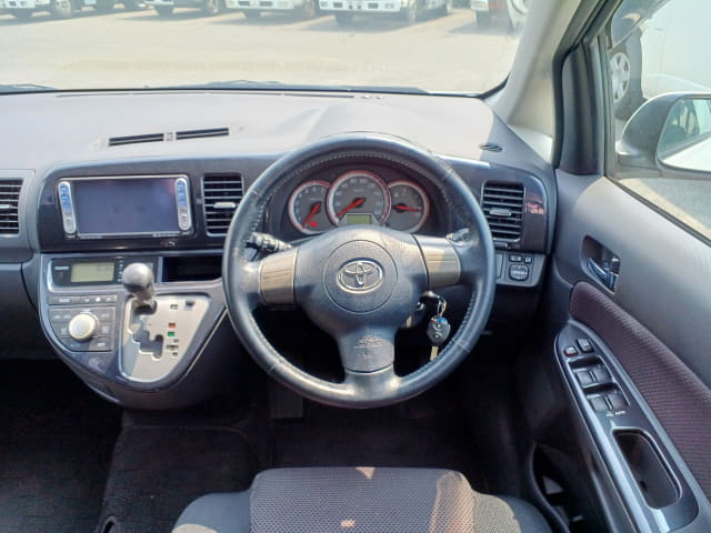 TOYOTA Wish thumbnail 33