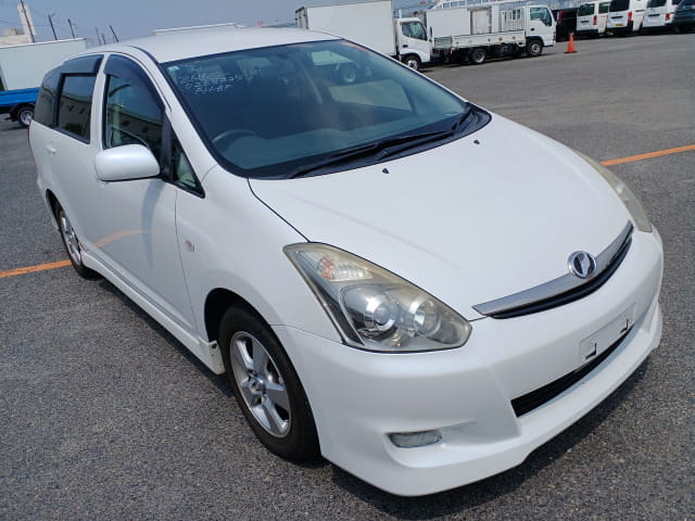 TOYOTA Wish thumbnail 7