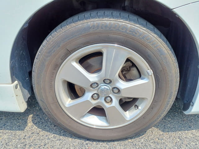 TOYOTA Wish thumbnail 12