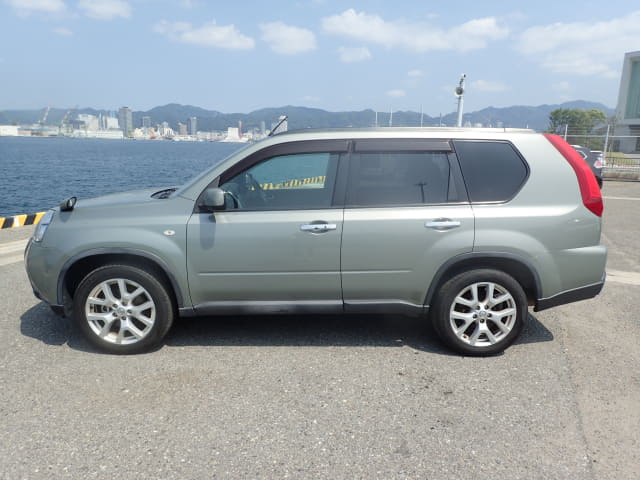 NISSAN X-Trail thumbnail 2