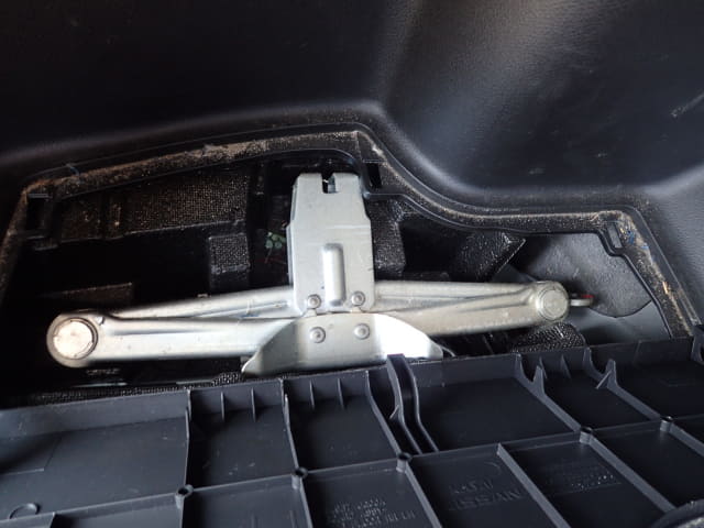 NISSAN X-Trail thumbnail 30