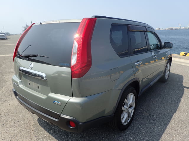 NISSAN X-Trail thumbnail 5