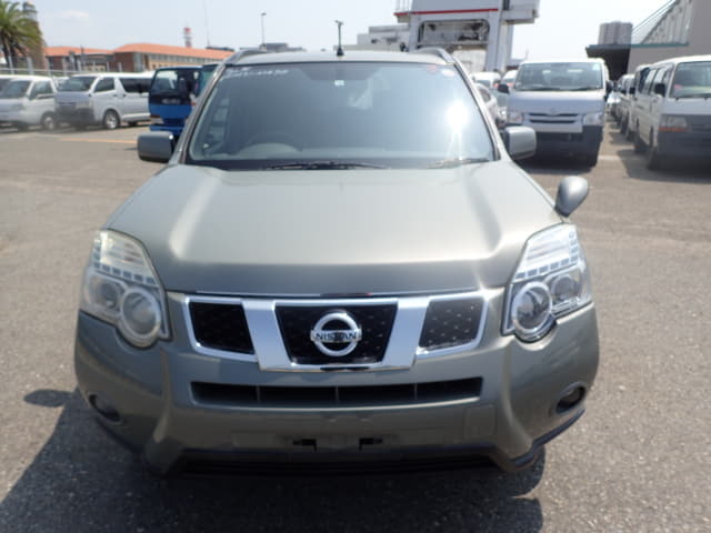NISSAN X-Trail thumbnail 8