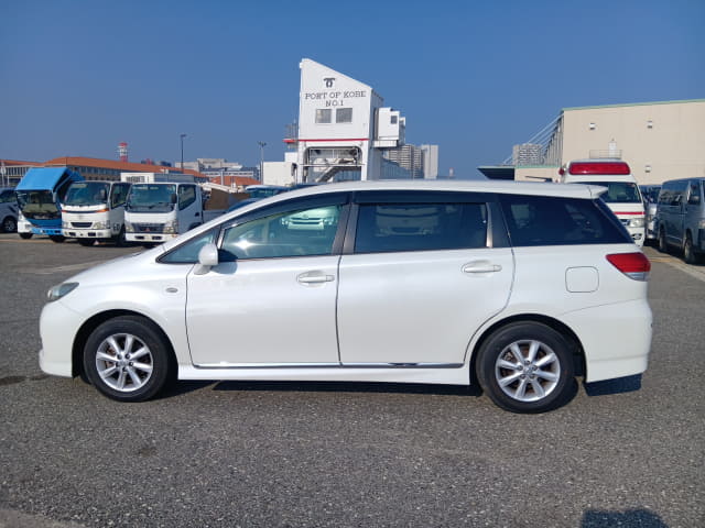 TOYOTA Wish thumbnail 2