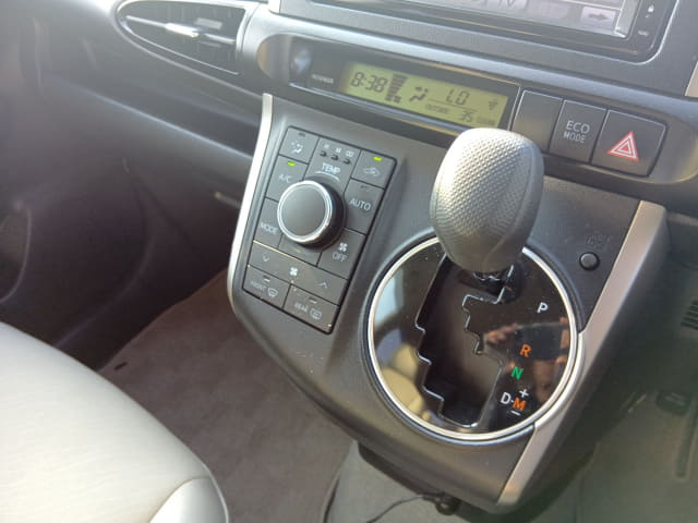 TOYOTA Wish thumbnail 43