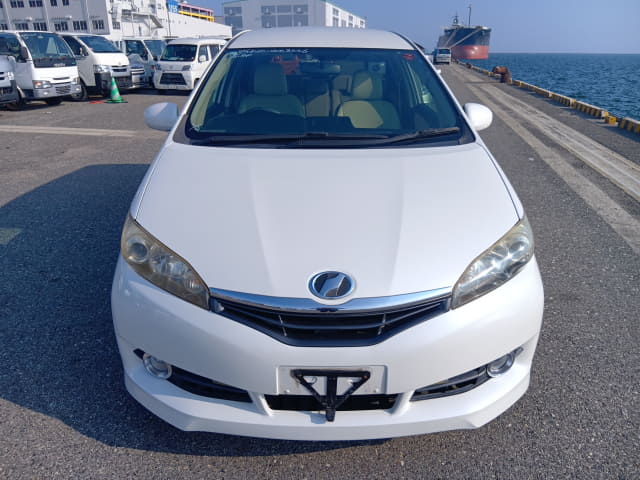 TOYOTA Wish thumbnail 8