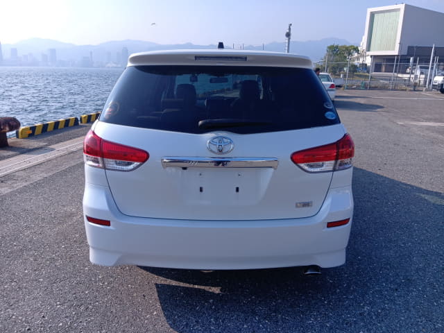 TOYOTA Wish thumbnail 4