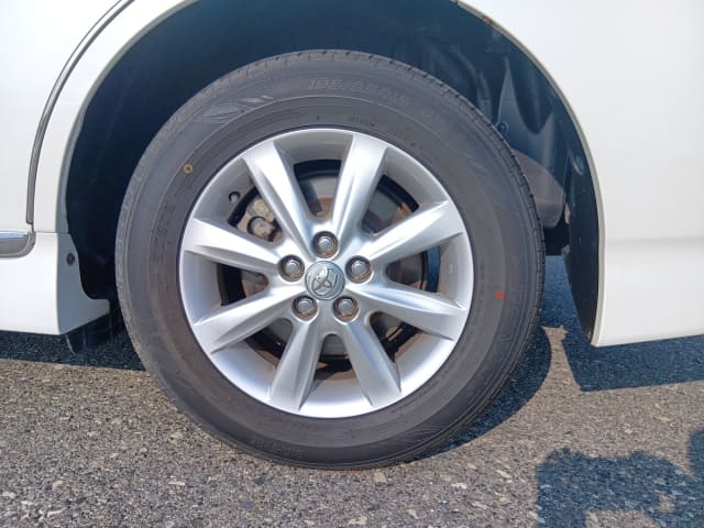 TOYOTA Wish thumbnail 10