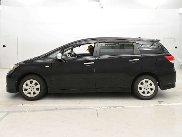 TOYOTA Wish thumbnail 5