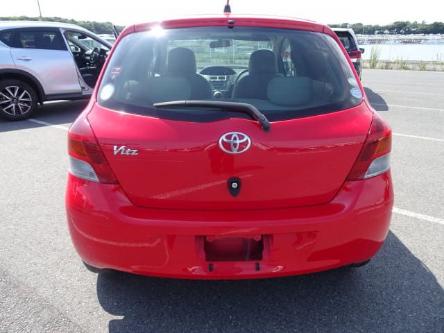 TOYOTA Vitz thumbnail 4