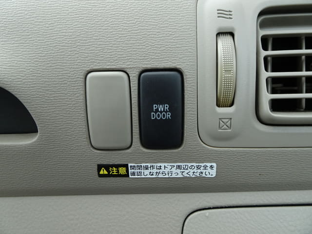 TOYOTA Raum thumbnail 43