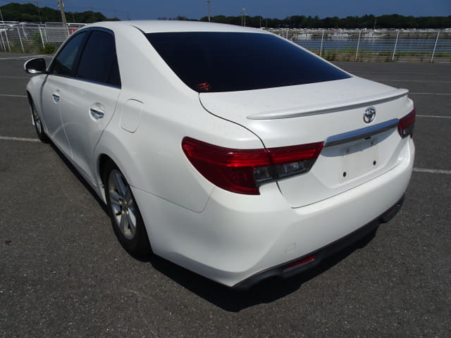 TOYOTA Mark X thumbnail 3