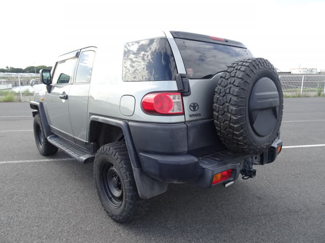 TOYOTA FJ Cruiser thumbnail 3