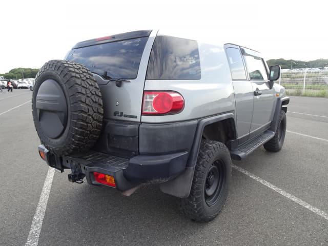 TOYOTA FJ Cruiser thumbnail 5