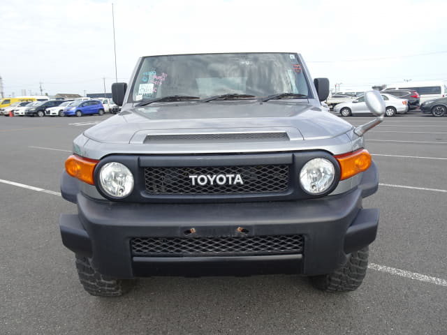 TOYOTA FJ Cruiser thumbnail 8