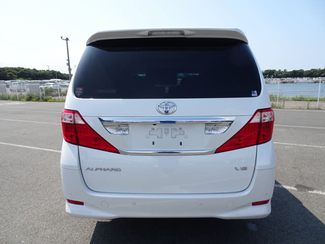 TOYOTA Alphard thumbnail 4