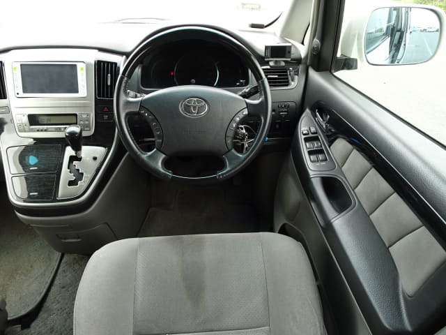 TOYOTA Alphard thumbnail 33