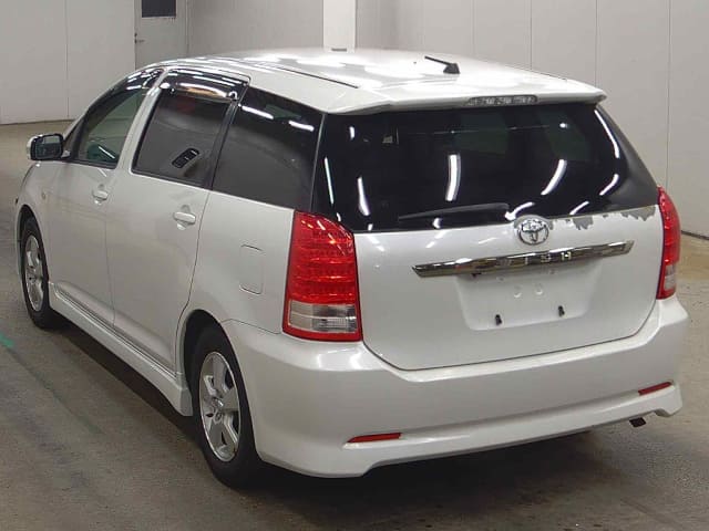 TOYOTA Wish thumbnail 6