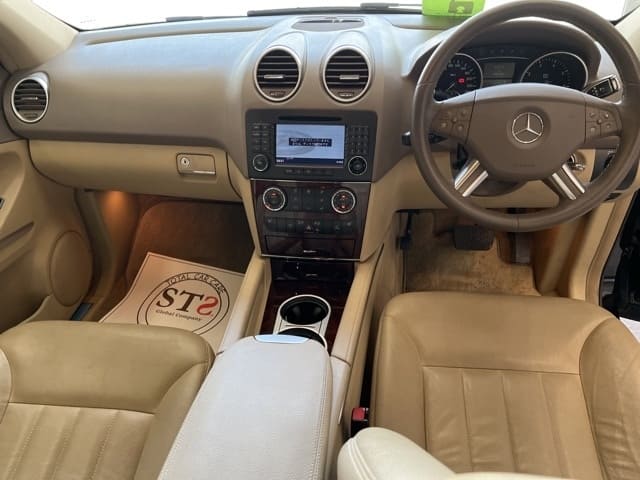 MERCEDES-BENZ M-Class thumbnail 4