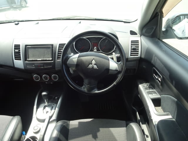 MITSUBISHI Outlander thumbnail 32