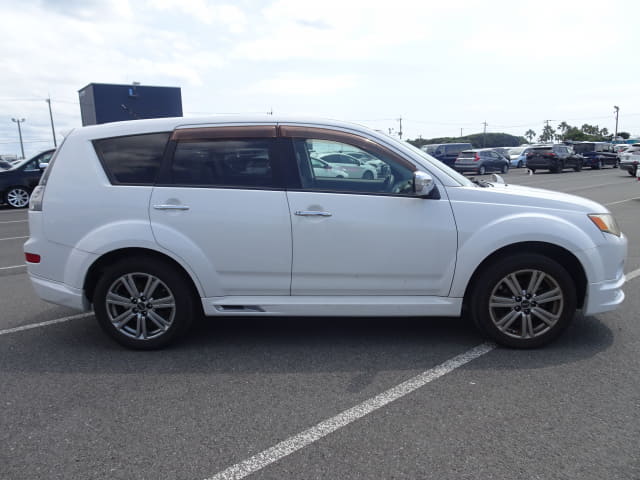 MITSUBISHI Outlander thumbnail 6