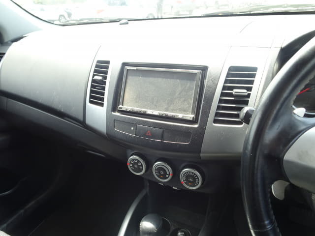 MITSUBISHI Outlander thumbnail 36