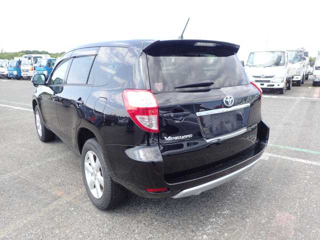 TOYOTA Vanguard thumbnail 3