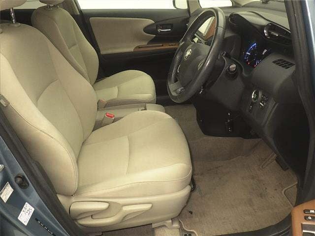 TOYOTA Wish thumbnail 5